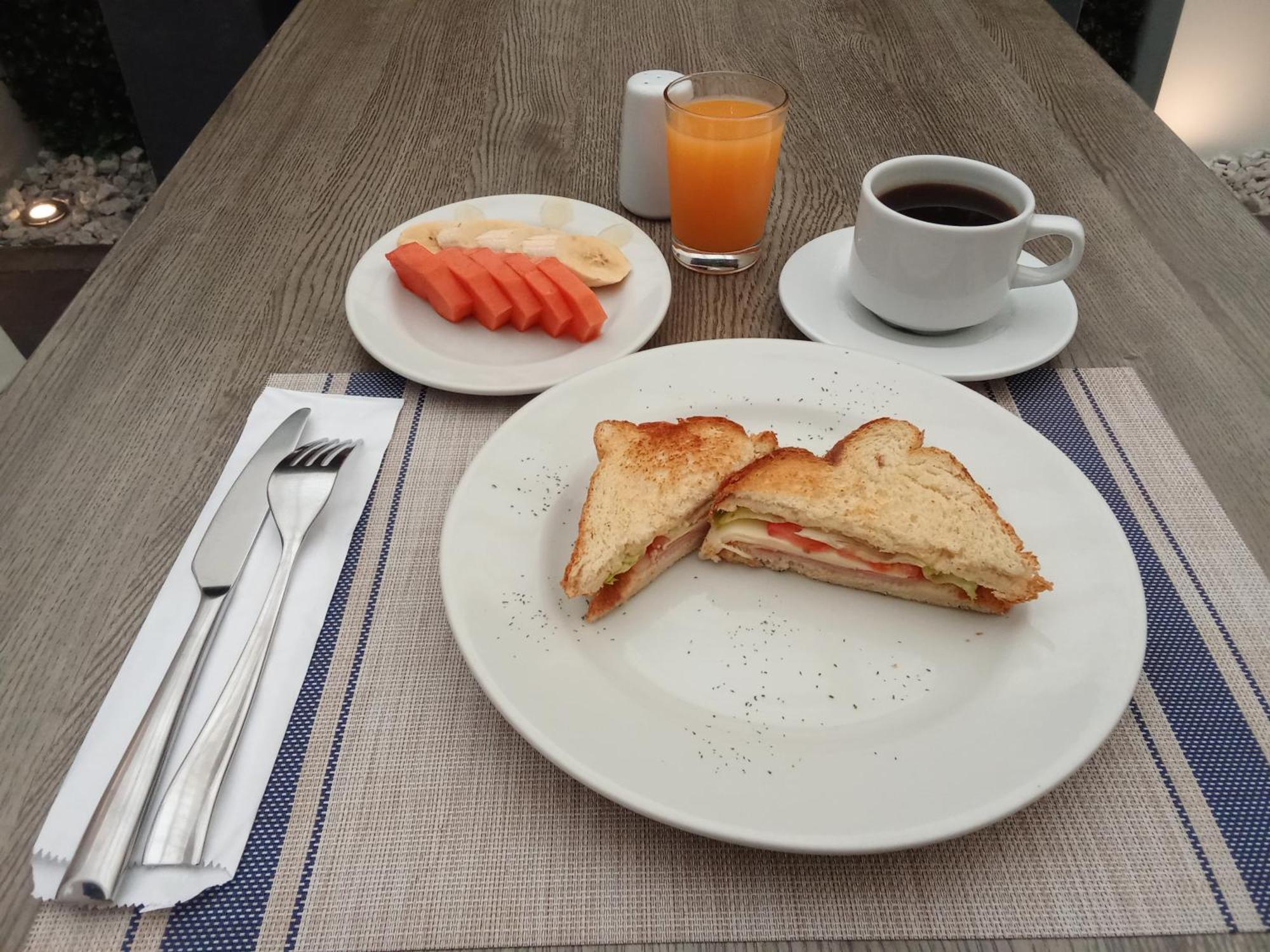 Hotel Castellana 95 Богота Екстериор снимка